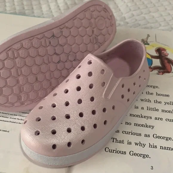 2 pairs Baby girl shoes.  Size 7‎ and newborn size - Picture 2 of 13